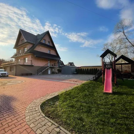 Goscinne Letycja 住宿加早餐酒店 比利但耶克